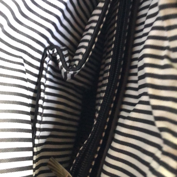 Mia K Farrow Collection Purse new condition - Picture 6 of 9